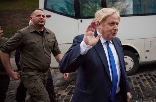 Johnsonova vláda chce dvom Britom odsúdených na smrť zabezpečiť prepustenie
