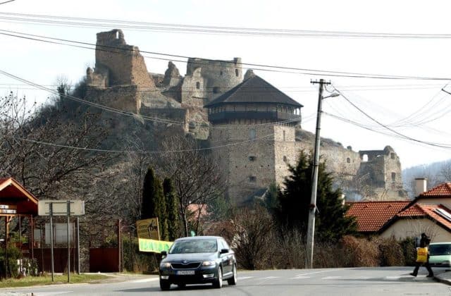 Fiľakovský hrad má sprístupnenú novú repliku