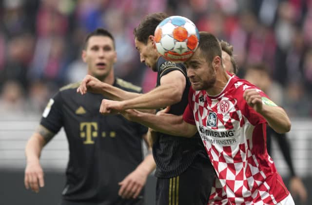 Futbalisti Bayernu začali oslavovať titul ešte pred skončením sezóny