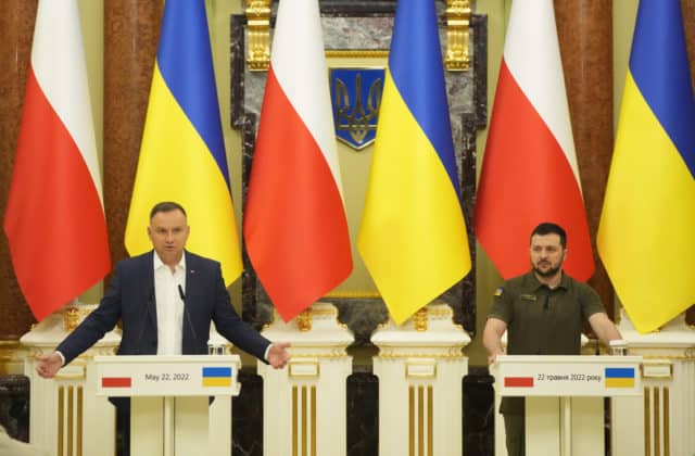 Duda so Zelenskym hodili za hlavu spory z minulosti