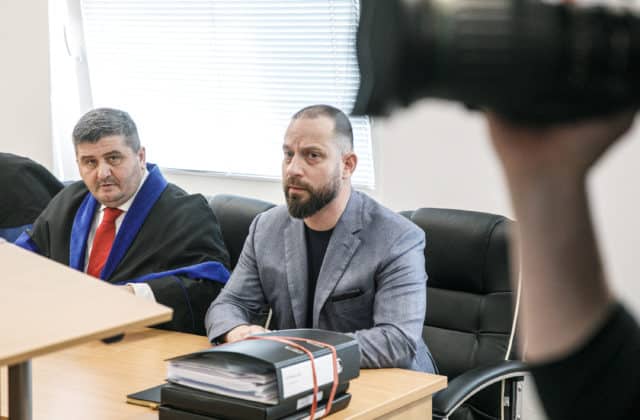 Para žiada o prepustenie z väzby