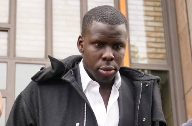 Francúzsky stopér Zouma a jeho brat nesmú päť rokov vlastniť mačku