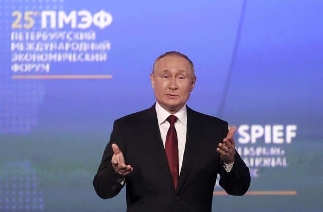 Rusko bolo podľa Putina donútené k svojej „operácii“ na Ukrajine a v Donbase