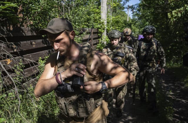 Ukrajinská armáda zničila v Chersonskej oblasti čln s ruskými vojakmi a vojenským vybavením