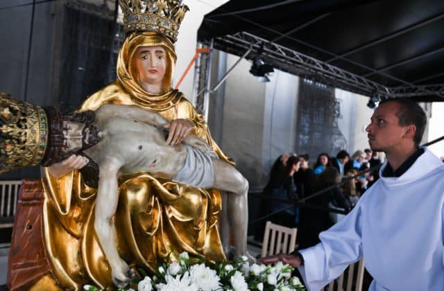 Pútnici v Šaštíne si uctili patrónku Slovenska Sedembolestnú Pannu Máriu. Žijeme ťažké časy