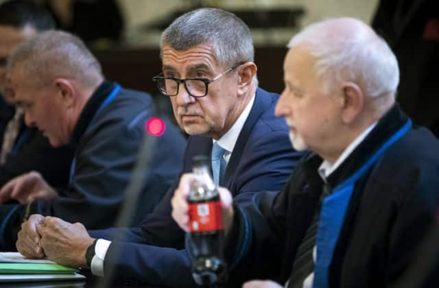 Prezidentské voľby v Česku sú čoraz napínavejšie