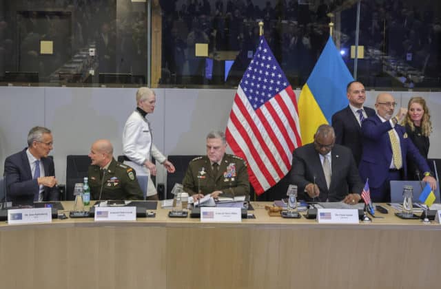 Ukrajina je „de facto“ členom NATO