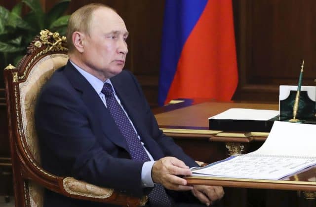 Lotyšsko znižuje diplomatické vzťahy s Moskvou