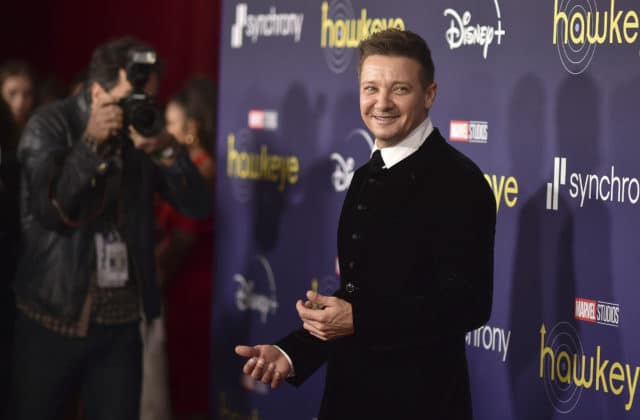 Jeremy Renner z filmu Avengers po nehode absolvoval operáciu