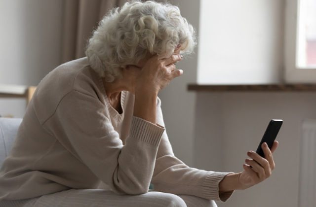 Dôverčivá seniorka naletela podvodníkom. Myslela si