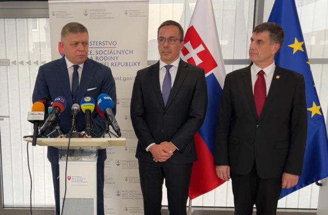 Fico sľúbil penzistom plné trináste dôchodky