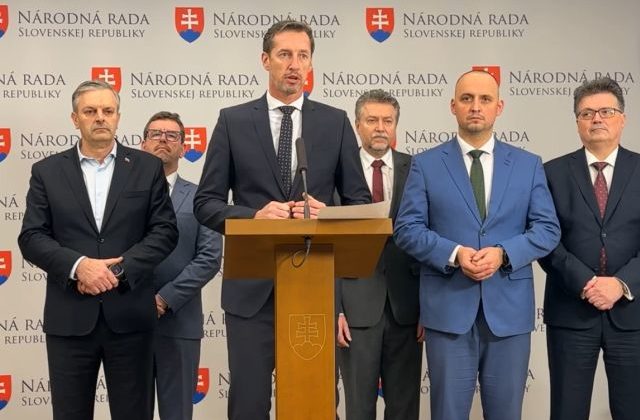 Ficova vláda sľubovala podľa KDH pokoj a riešenia