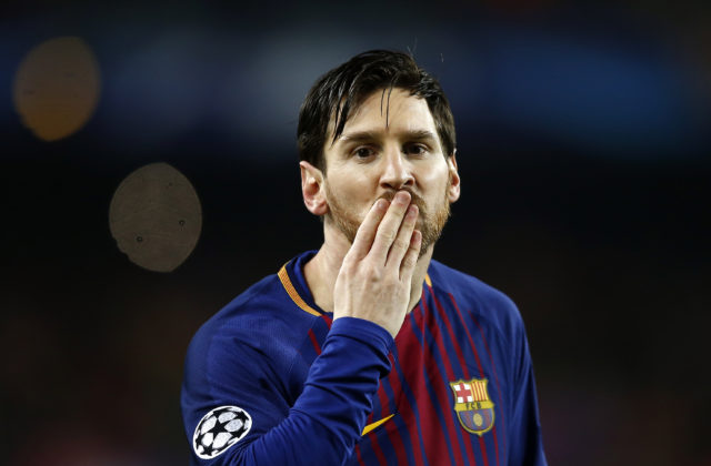 Lionel Messi sa ako trinásťročný upísal Barcelone na papierovom obrúsku