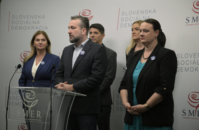 Europoslanci za Smer tvrdia