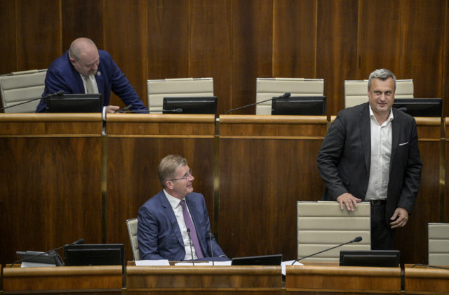 Pri prestupe Muňka do SNS sa neporušili žiadne pravidlá