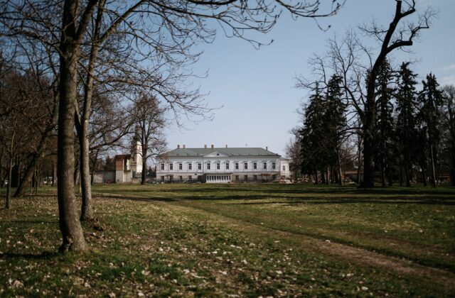 Krásne zrekonštruovaný kaštieľ vo Voderadoch ukážu záujemcom