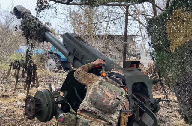 Rusko v noci na Ukrajinu vypustilo 85 dronov a jednu raketu