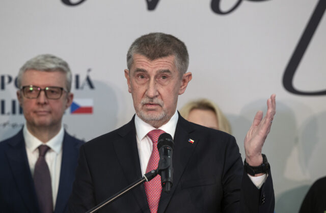České hnutie expremiéra Babiša sa oslabilo