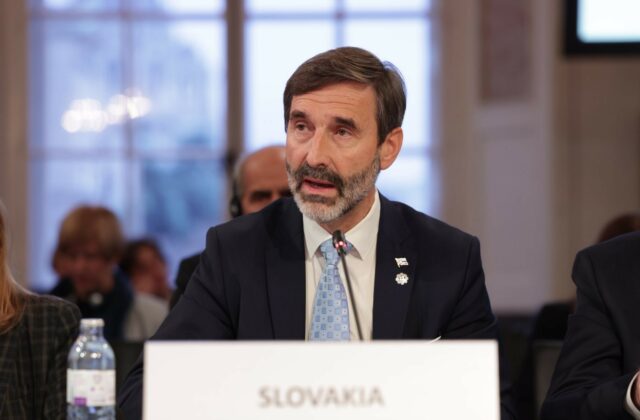 Slovensko reaguje na napätie vo svete