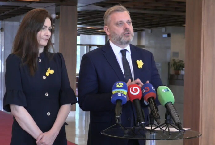 SaS spochybňuje nákup hasičských áut