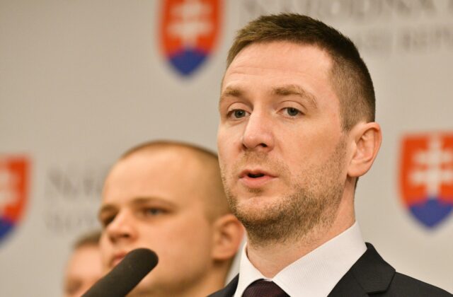 Uhrík nevidí žiadne benefity vstupu Ukrajiny do EÚ. Je to „zombie“ štát