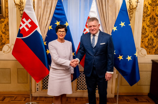 Fico prijal eurokomisárku Kosovú