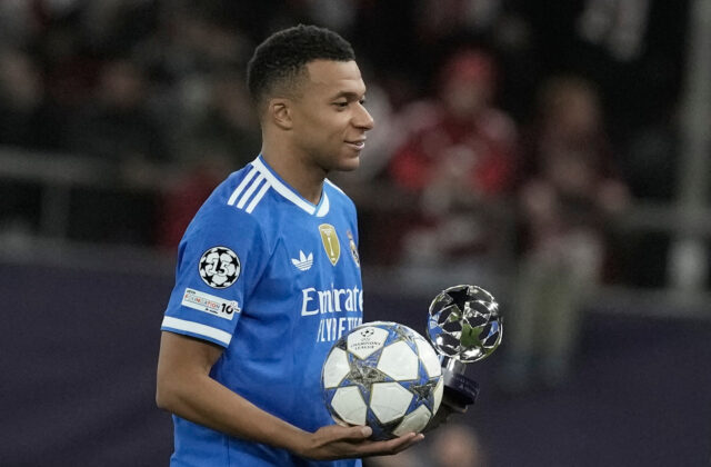 Mbappého čaká stý zápas za reprezentáciu Francúzska. Cení si