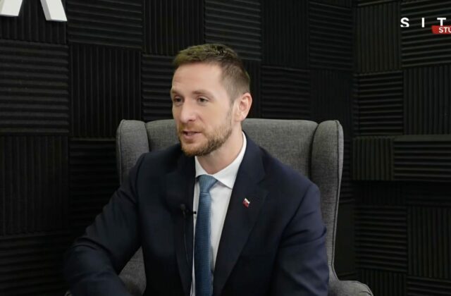 Ficova zahraničná politika je dvojtvárna
