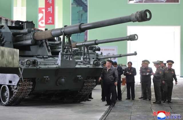 Kim Čong-un chce z hraníc s Južnou Kóreou urobiť „nedobytnú pevnosť“