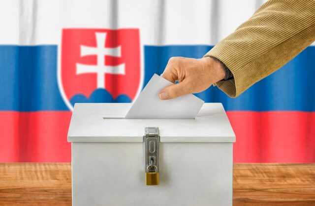 Bude mať referendum o zrušení Ficovej renty a obnovení NAKA úspech? Prieskum ukázal predpokladanú účasť