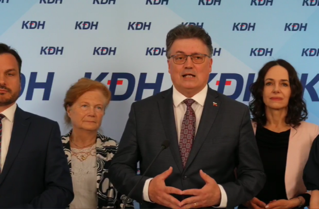 KDH navrhuje prísnejšie pravidlá pre deti na sociálnych sieťach, zaviesť chce aj povinné overovanie veku – VIDEO