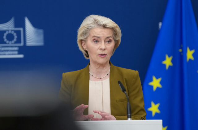Európska komisia navrhla nový sankčný balík proti Rusku zameraný na ropu aj kryptomeny