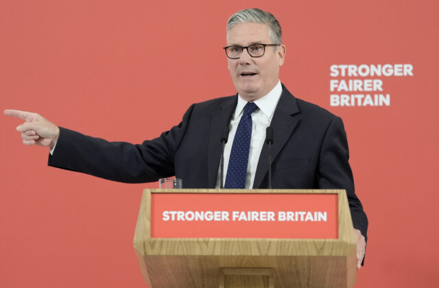 Starmer sľúbil takmer 300 miliárd libier na modernizáciu britskej armády