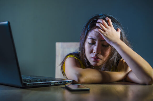 Mladý Fín cez Snapchat sexuálne zneužíval stovky detí