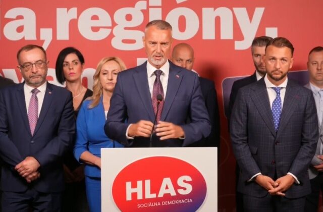 Novela ústavy umožňujúca skrátenie volebného obdobia referendom poputuje do parlamentu