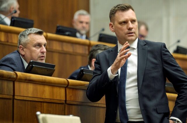 Schôdzu k odvolávaniu ministra Tarabu sa nepodarilo otvoriť