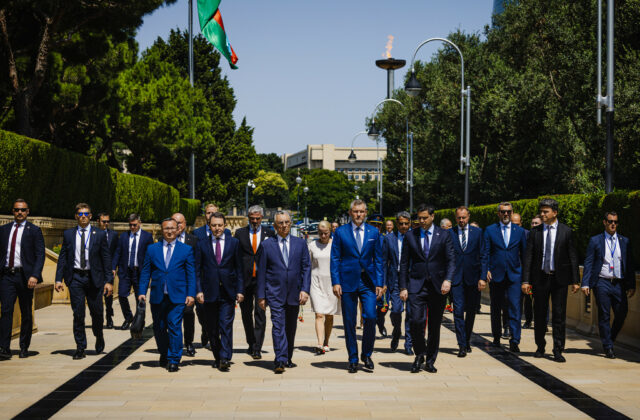 Prezident Pellegrini v Azerbajdžane rokoval s premiérom