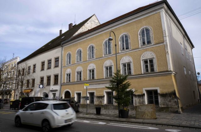 Hitlerov rodný dom dostal novú úlohu. Z pútnického miesta neonacistov je policajná stanica