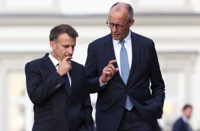 Macron a Merz hľadajú nový impulz pre obrannú spoluprácu Európy – FOTO