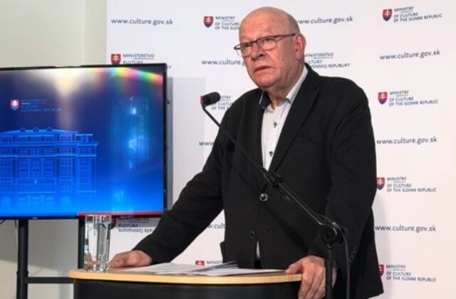 Po úteku pred novinármi sa vzdal funkcie
