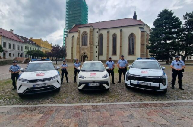 Mestská polícia v Prešove zaradila do služby tri nové vozidlá