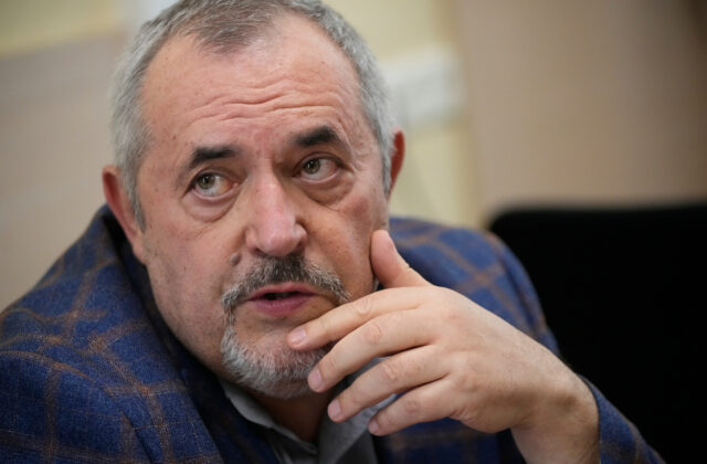 Kritik Kremľa Nadeždin odstúpil z volieb