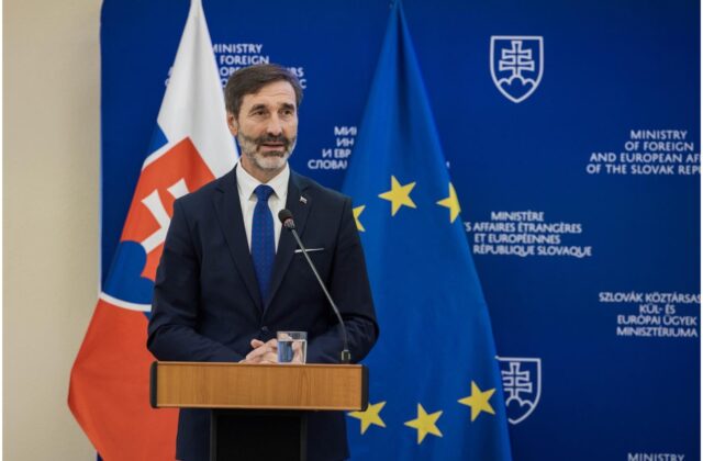 Rakúsky parlament schválil novelu zákona o národnostných menšinách