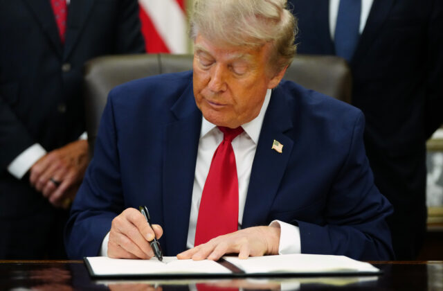 USA dokončili tretiu noc úderov proti Iránu