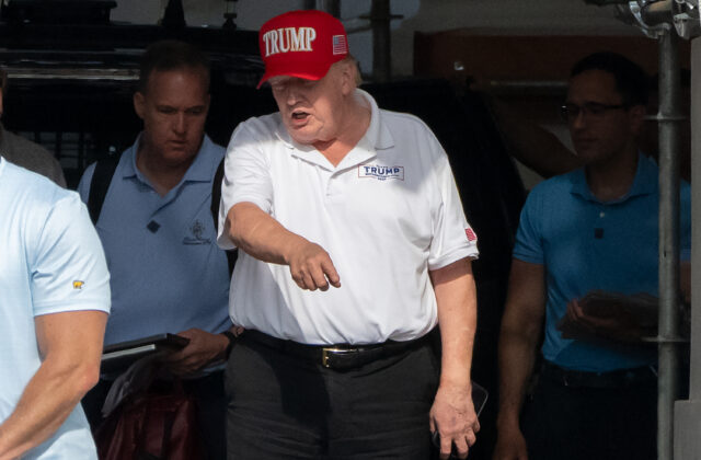 Trump chce spoplatniť prepravu cez Hormuzský prieliv a obnoviť blokádu iránskych lodí