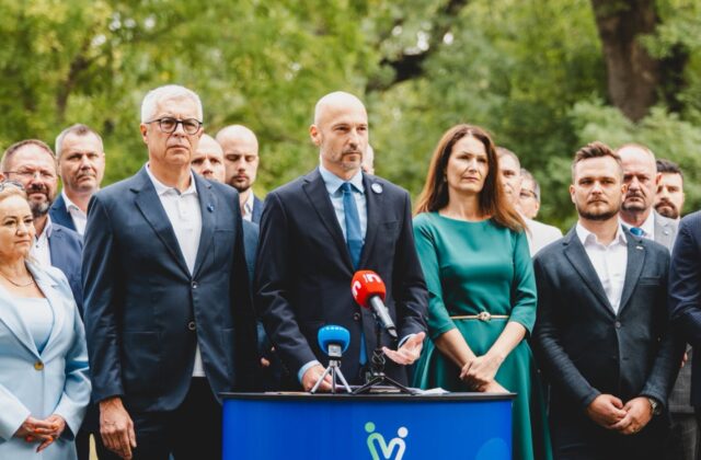 Sedem opozičných strán podporilo kandidatúru Vargu