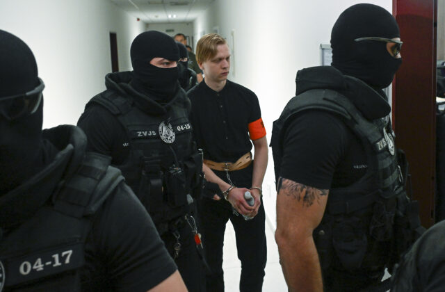 V procese s vrahom z gymnázia prehrali Samuelove hlasovky