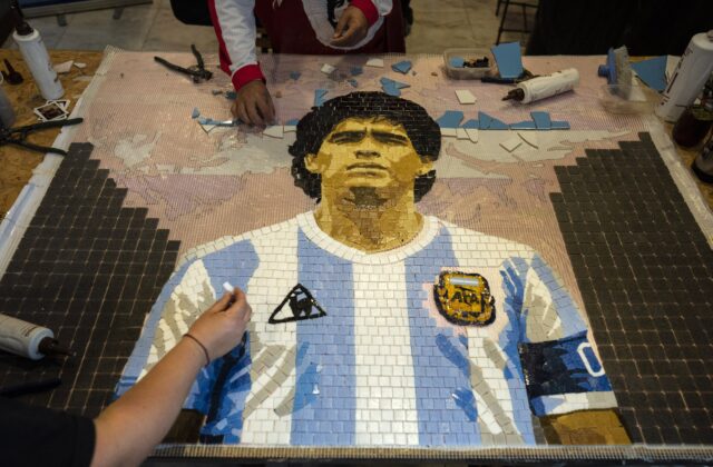 Lopta z Maradonovho Gólu storočia proti Anglicku je na predaj. Odhad je 10 miliónov USD