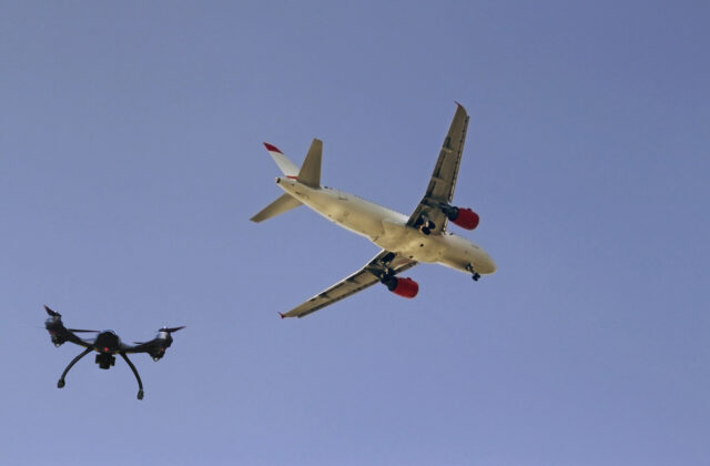 Turecký dron preletel ponad grécke letisko