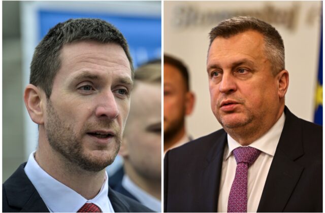 SNS sa chystá spojiť sily s Republikou